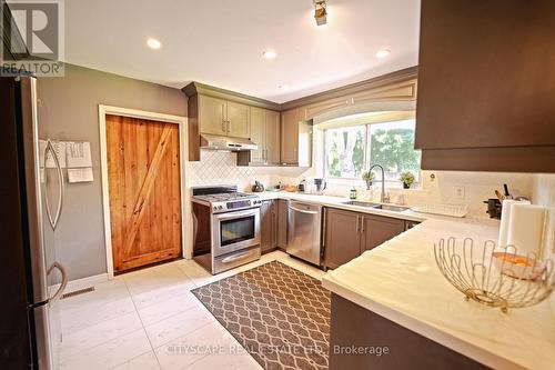 80 Brookland Drive, Brampton (Avondale), ON - Indoor Photo Showing Kitchen