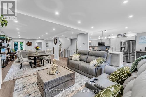 221 Lisa Marie Drive, Orangeville, ON - Indoor Photo Showing Living Room