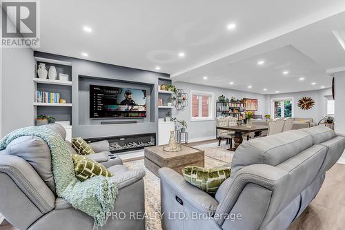 221 Lisa Marie Drive, Orangeville, ON - Indoor Photo Showing Living Room