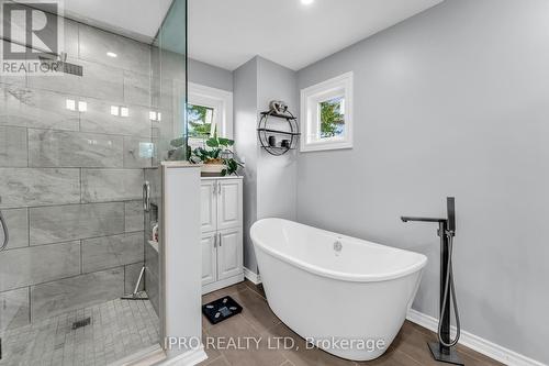 221 Lisa Marie Drive, Orangeville, ON - Indoor Photo Showing Bathroom