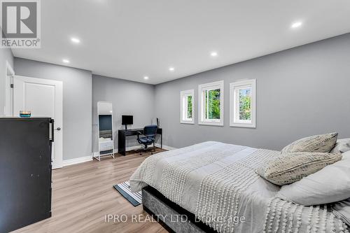 221 Lisa Marie Drive, Orangeville, ON - Indoor Photo Showing Bedroom