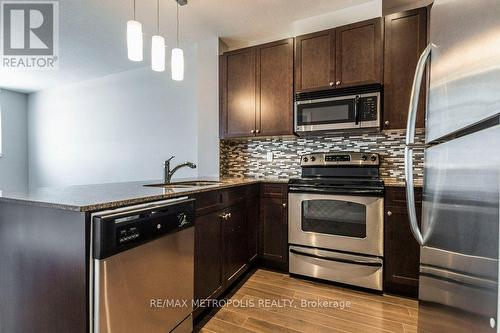 402 - 188 King Street South Street S, Waterloo, ON - Indoor Photo Showing Kitchen