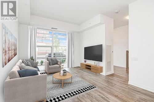 109 - 121 Ford Street, Toronto (Weston-Pellam Park), ON - Indoor Photo Showing Living Room