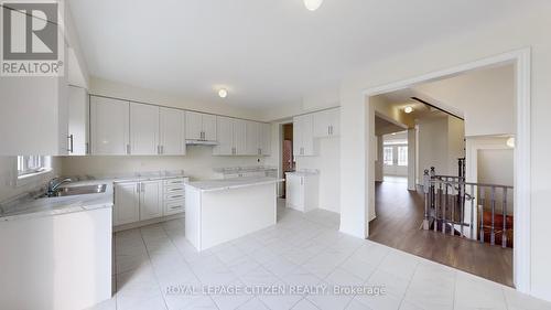 123 Cliff Thompson Crescent, Georgina (Sutton & Jackson'S Point), ON - Indoor Photo Showing Kitchen