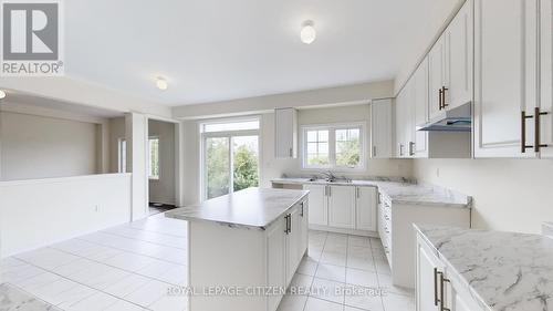 123 Cliff Thompson Crescent, Georgina, ON - Indoor Photo Showing Kitchen