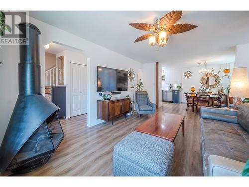 183 Maple Street Unit# 104, Penticton, BC - Indoor Photo Showing Living Room