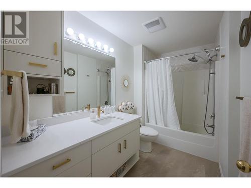 183 Maple Street Unit# 104, Penticton, BC - Indoor Photo Showing Bathroom