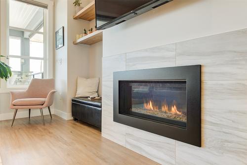 2142 Ensign Quay, West Kelowna, BC - Indoor Photo Showing Living Room With Fireplace