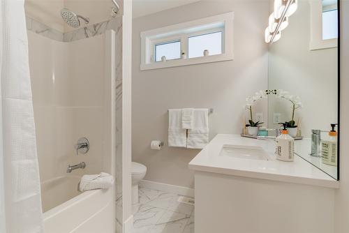 2142 Ensign Quay, West Kelowna, BC - Indoor Photo Showing Bathroom