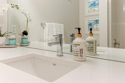 2142 Ensign Quay, West Kelowna, BC - Indoor Photo Showing Bathroom