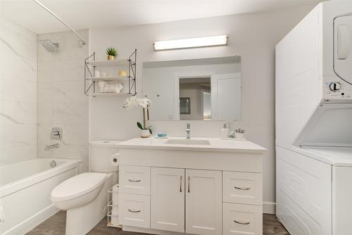 2142 Ensign Quay, West Kelowna, BC - Indoor Photo Showing Bathroom