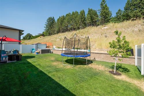 2142 Ensign Quay, West Kelowna, BC - Outdoor With Backyard