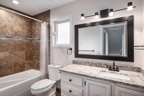 2571 Pineridge Place, West Kelowna, BC - Indoor Photo Showing Bathroom