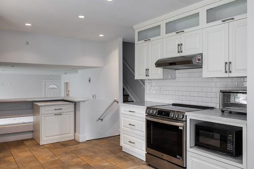 2571 Pineridge Place, West Kelowna, BC - Indoor Photo Showing Kitchen