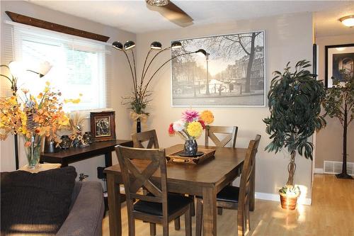 23 Lamb Court, Hamilton, ON - Indoor Photo Showing Dining Room