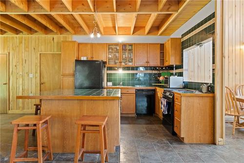 4968 Nigh Road, Fort Erie, ON - Indoor Photo Showing Kitchen