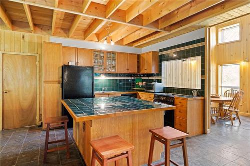 4968 Nigh Road, Fort Erie, ON - Indoor Photo Showing Kitchen