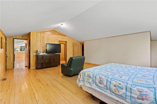 4968 Nigh Road, Fort Erie, ON - Indoor Photo Showing Bedroom