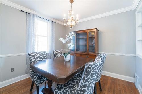 28 Walter Avenue S, Hamilton, ON - Indoor Photo Showing Dining Room