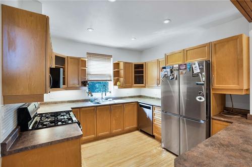 1 Northcliffe Avenue, Dundas, ON - Indoor Photo Showing Kitchen