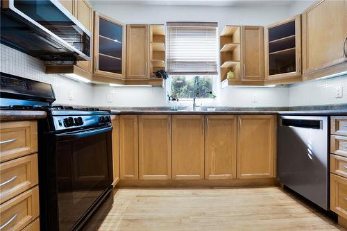 1 Northcliffe Avenue, Dundas, ON - Indoor Photo Showing Kitchen