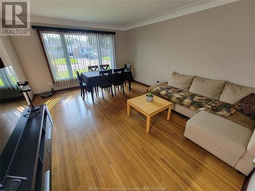 1290 Matthew Brady Boulevard, Windsor, ON - Indoor Photo Showing Living Room