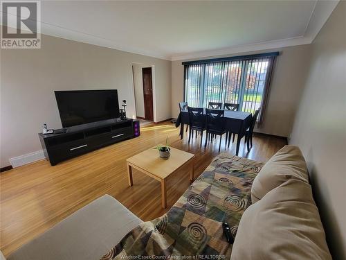 1290 Matthew Brady Boulevard, Windsor, ON - Indoor Photo Showing Living Room