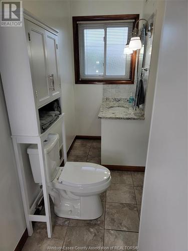 1290 Matthew Brady Boulevard, Windsor, ON - Indoor Photo Showing Bathroom