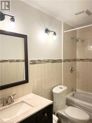 190 Melrose Avenue, Kitchener, ON - Indoor Photo Showing Bathroom