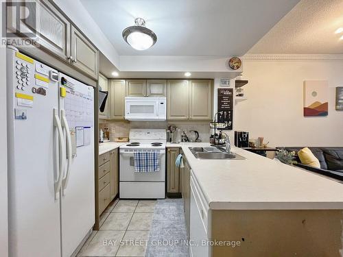 2203 - 5 Northtown Way, Toronto (Willowdale East), ON - Indoor Photo Showing Kitchen