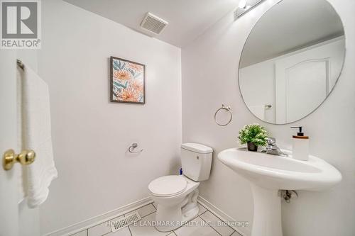 47 Millcliff Circle, Aurora, ON - Indoor Photo Showing Bathroom