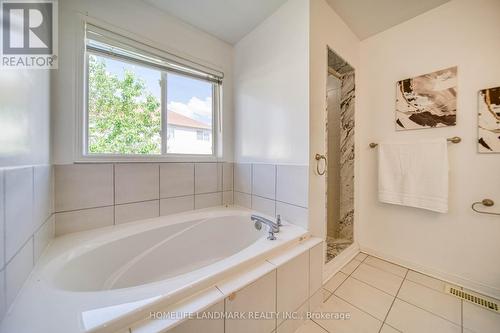 47 Millcliff Circle, Aurora (Aurora Grove), ON - Indoor Photo Showing Bathroom