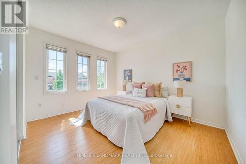 47 Millcliff Circle, Aurora (Aurora Grove), ON - Indoor Photo Showing Bedroom