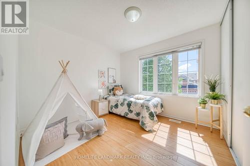 47 Millcliff Circle, Aurora, ON - Indoor Photo Showing Bedroom