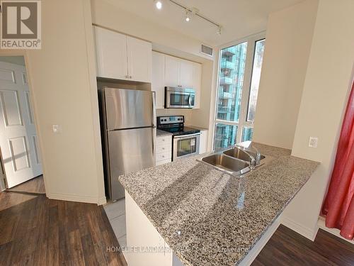 1916 - 339 Rathburn Road W, Mississauga (City Centre), ON - Indoor Photo Showing Kitchen With Double Sink With Upgraded Kitchen