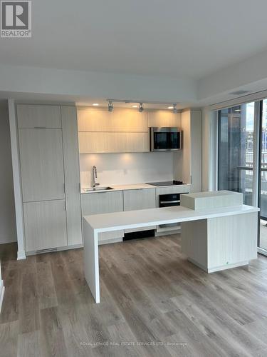 510 - 370 Martha Street, Burlington (Uptown), ON - Indoor Photo Showing Kitchen