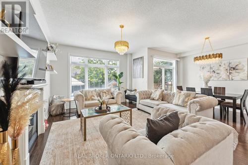 548 Savannah Court, Kingston, ON - Indoor Photo Showing Living Room