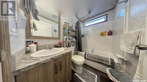 203 Blondeau Avenue N, Fort Qu'Appelle, SK - Indoor Photo Showing Bathroom