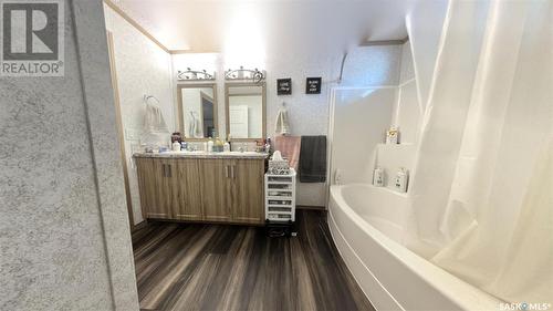 203 Blondeau Avenue N, Fort Qu'Appelle, SK - Indoor Photo Showing Bathroom