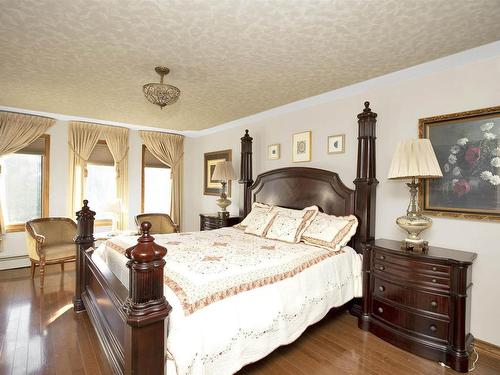 114 Richmond Road, Thunder Bay, ON - Indoor Photo Showing Bedroom