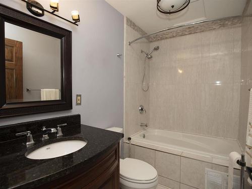 114 Richmond Road, Thunder Bay, ON - Indoor Photo Showing Bathroom