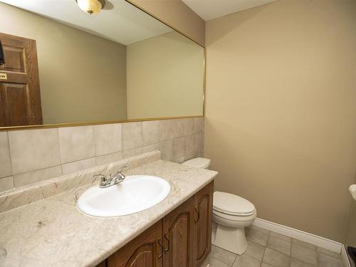 114 Richmond Road, Thunder Bay, ON - Indoor Photo Showing Bathroom