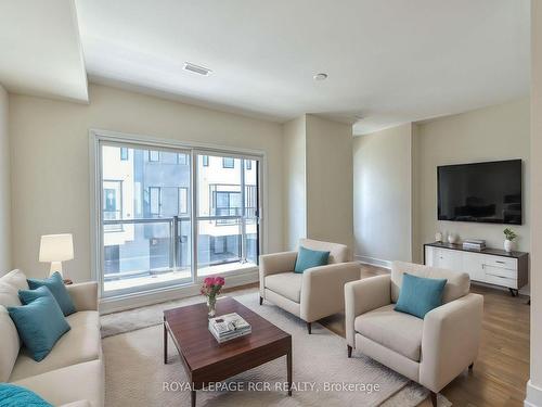 9 Bru-Lor Lane, Orillia, ON - Indoor Photo Showing Living Room