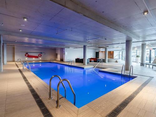 Piscine - 2007-299 Rue De La Rotonde, Montréal (Verdun/Île-Des-Soeurs), QC - Indoor Photo Showing Other Room With In Ground Pool