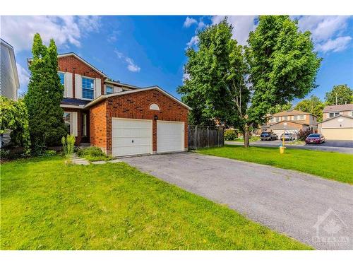 1444 Laurin Crescent, Ottawa, ON 