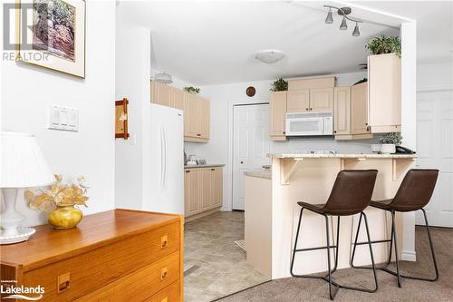 24 Dairy Lane Unit# 206, Huntsville, ON - Indoor Photo Showing Kitchen