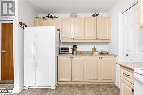 24 Dairy Lane Unit# 206, Huntsville, ON - Indoor Photo Showing Kitchen