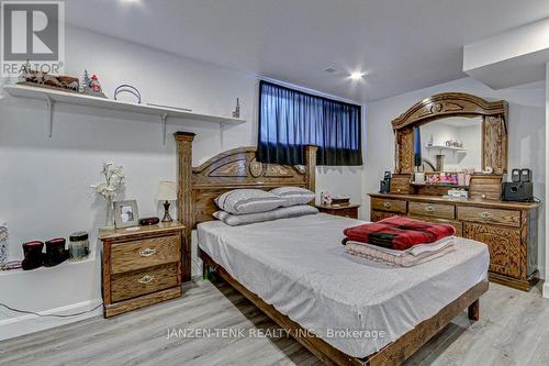 431 Broadway Street, Tillsonburg, ON - Indoor Photo Showing Bedroom