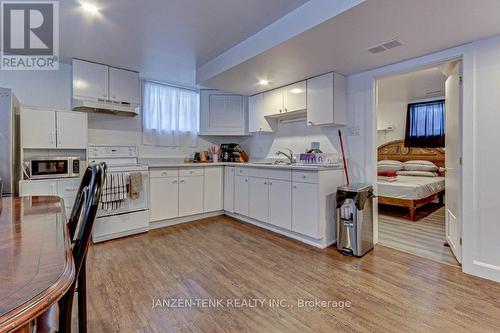 431 Broadway Street, Tillsonburg, ON - Indoor Photo Showing Kitchen