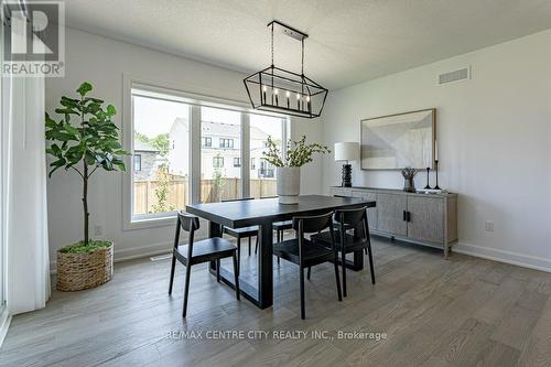 72 Wayside Lane, Southwold (Talbotville), ON - Indoor Photo Showing Dining Room